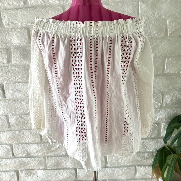 ASTR The Label White Lace off the shoulder Blouse T-30 - Picture 3 of 4